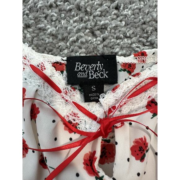 Beverly And Beck Women's Red Rose Print Sleeveless Crop Top Size S - Picture 5 of 5